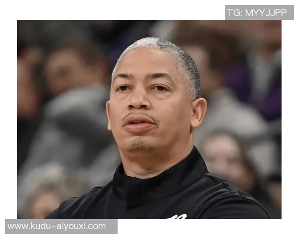 泰伦卢这啥用人？科林斯彻底用废，候补毫无防卫，主帅采访被撤销